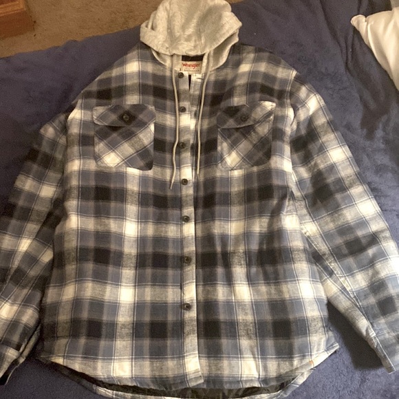 Wrangler buttoned flannel jacket with head cover - Picture 1 of 2